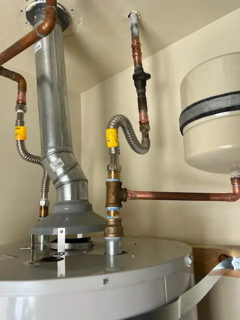 Water heater installation and plumbing repair in Oakland Park District